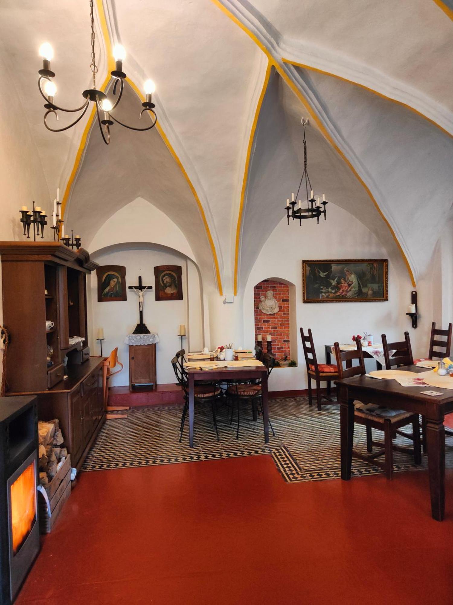 Bed And Breakfast Tvrz Velka Bukovina Exterior photo
